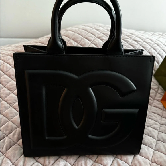 NWTS Medium calfskin DG Daily shopper Retails 
$2,340 bag tote with dust bag - Picture 8 of 16